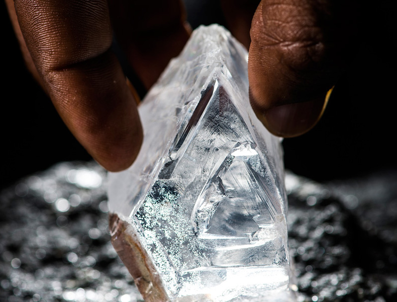 Lucara Recovers 13 Diamonds Larger Than 100 Carats at the Karowe